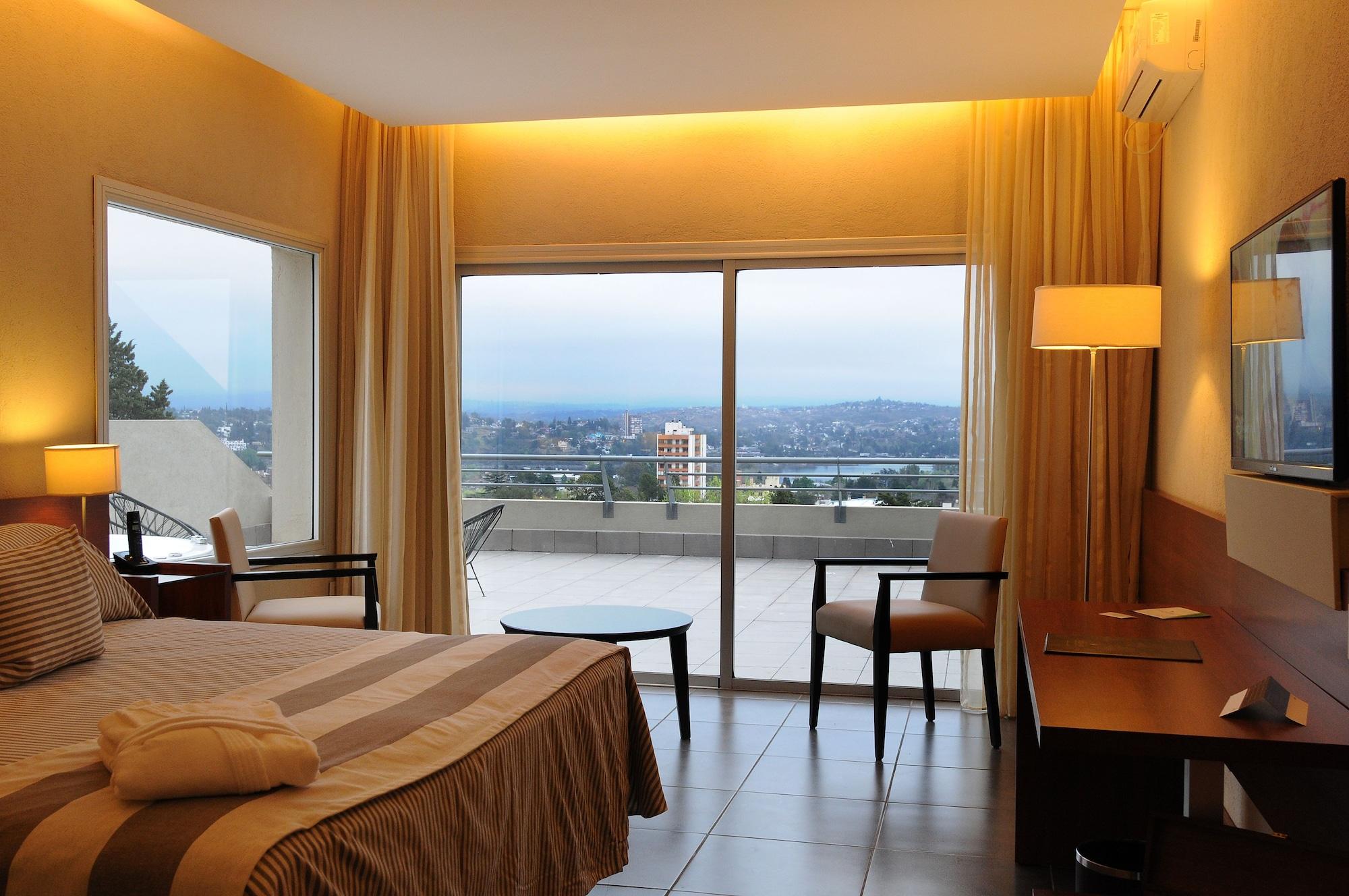 Pinares Panorama Suites, Spa & Convention Center Villa Carlos Paz Dış mekan fotoğraf