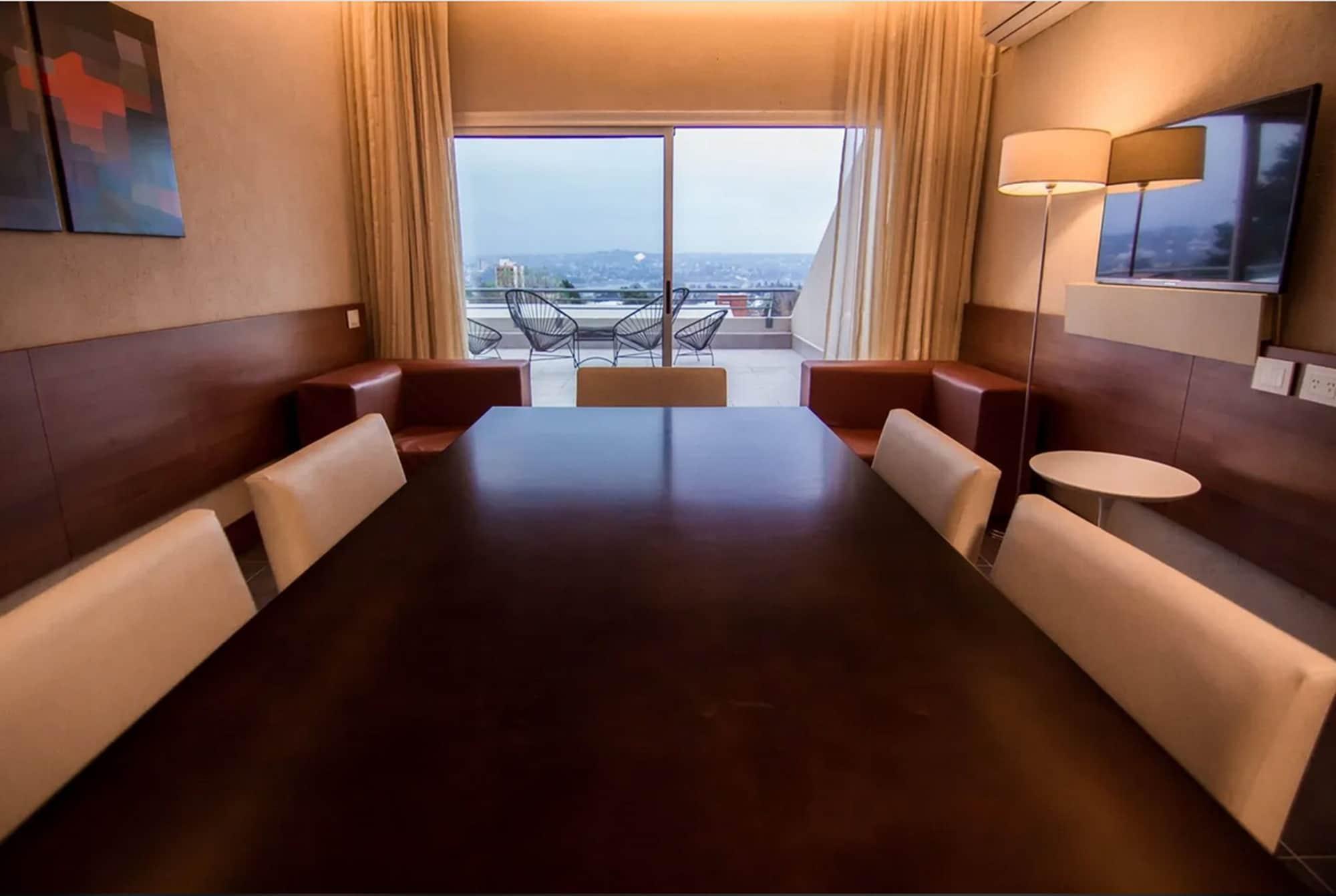 Pinares Panorama Suites, Spa & Convention Center Villa Carlos Paz Dış mekan fotoğraf