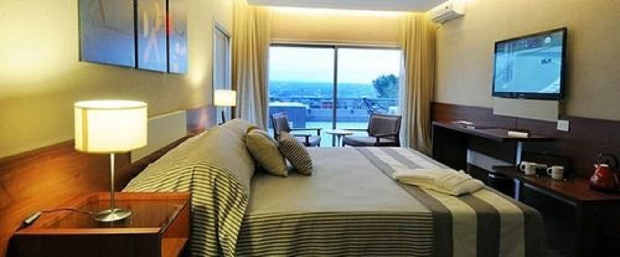 Pinares Panorama Suites, Spa & Convention Center Villa Carlos Paz Dış mekan fotoğraf